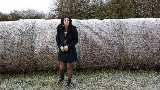 최고의 포르노 :  유럽의 기절시키는 아니타 벨리니 소요 두 자지 와 열정 성인 섹스 영화 